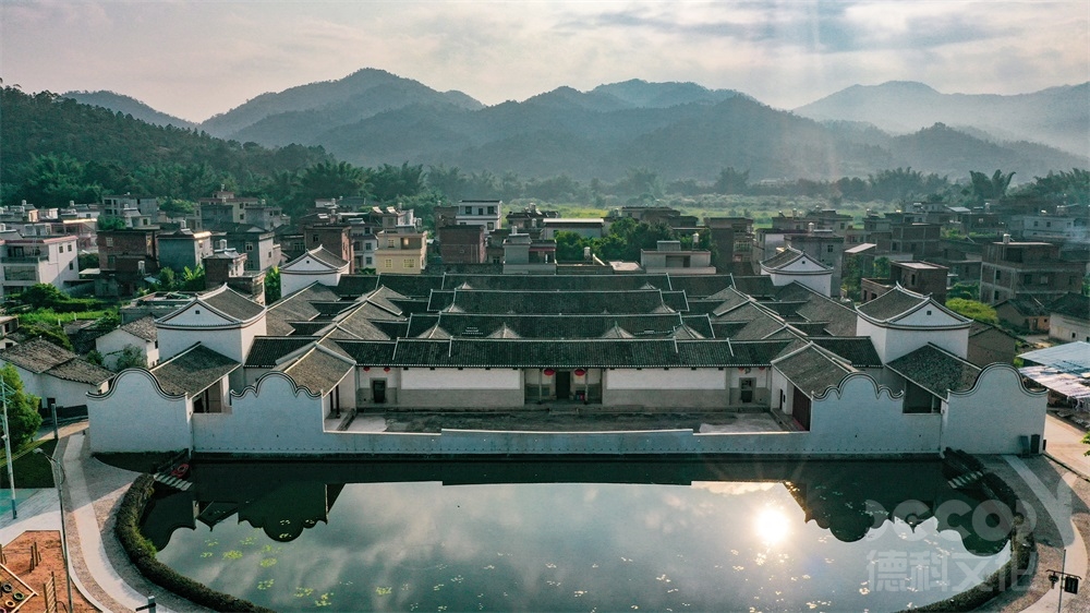 如何在展館裝修中運用復(fù)古藝術(shù)品進行裝飾？